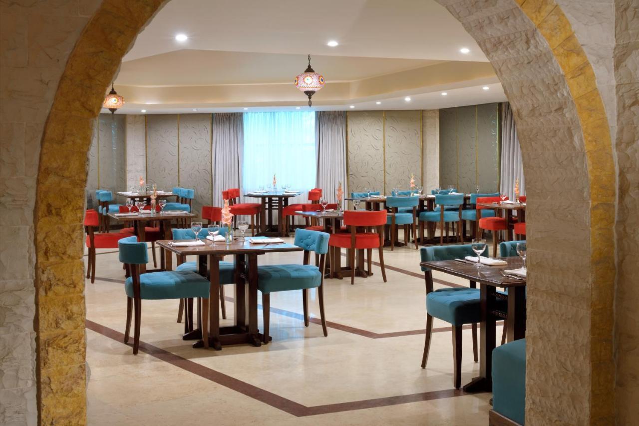Moevenpick Hotel Карачи Екстериор снимка