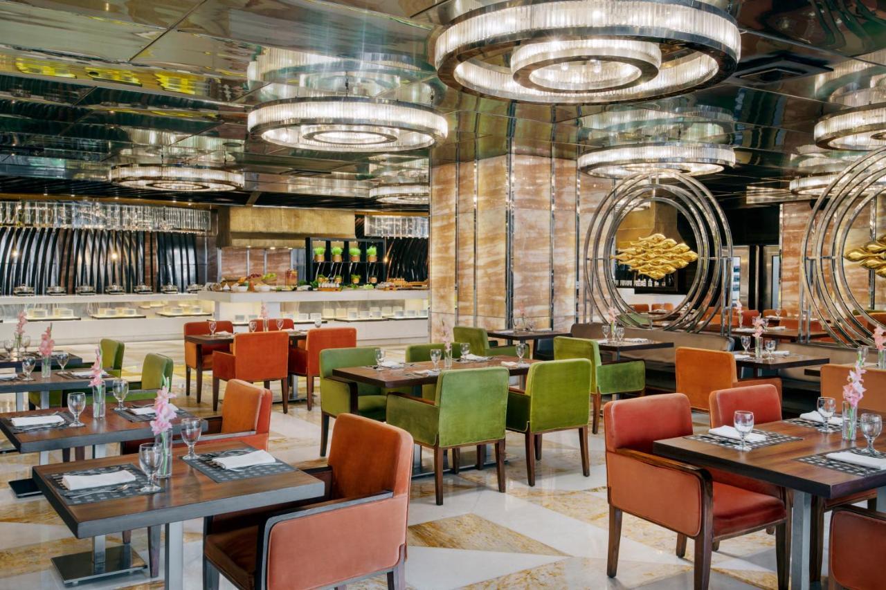 Moevenpick Hotel Карачи Екстериор снимка
